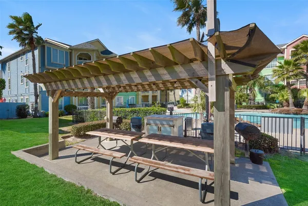 $359,000 | 7000 Seawall Boulevard, Unit 524, Galveston, TX 77551