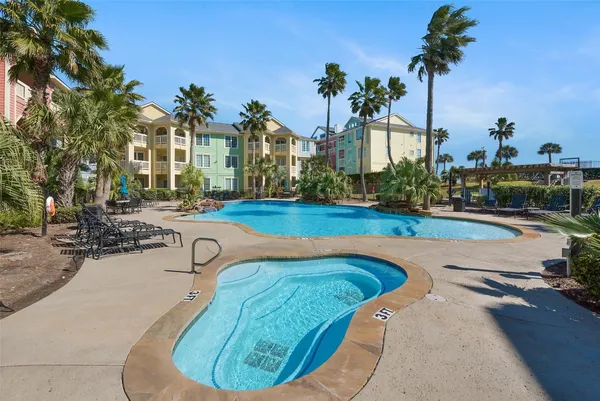 $359,000 | 7000 Seawall Boulevard, Unit 524, Galveston, TX 77551