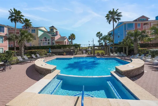 $359,000 | 7000 Seawall Boulevard, Unit 524, Galveston, TX 77551