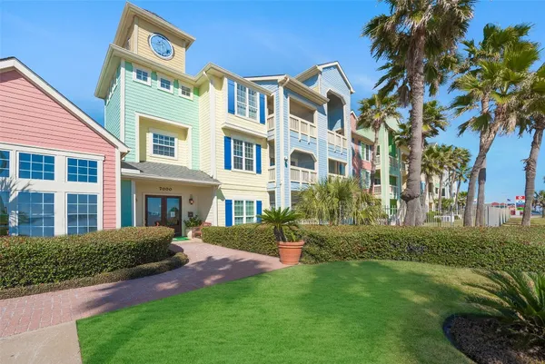$359,000 | 7000 Seawall Boulevard, Unit 524, Galveston, TX 77551