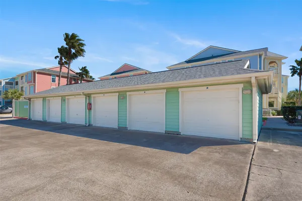 $359,000 | 7000 Seawall Boulevard, Unit 524, Galveston, TX 77551