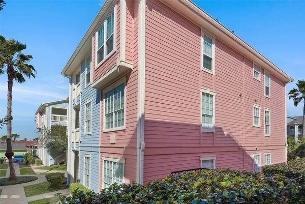 $359,000 | 7000 Seawall Boulevard, Unit 524, Galveston, TX 77551