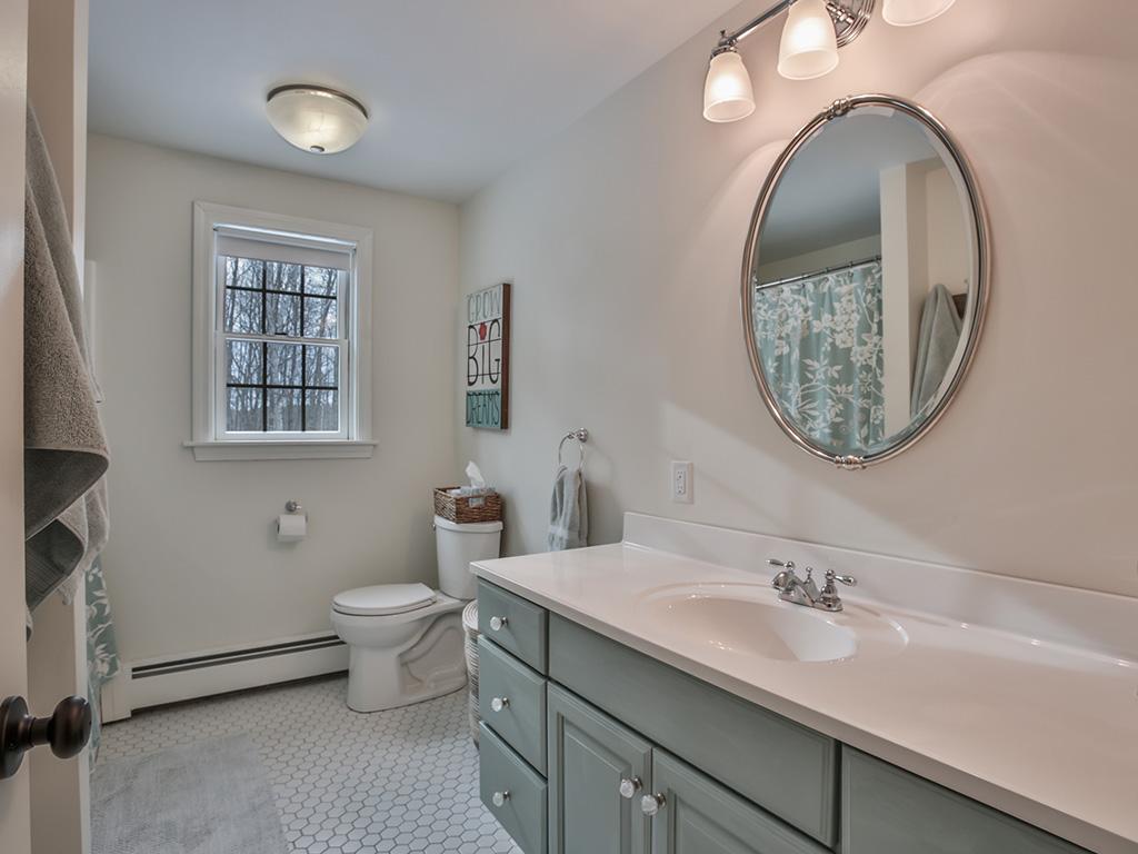 4 Pavillion Road Amherst, NH 03031 - Photo 22 of 32
