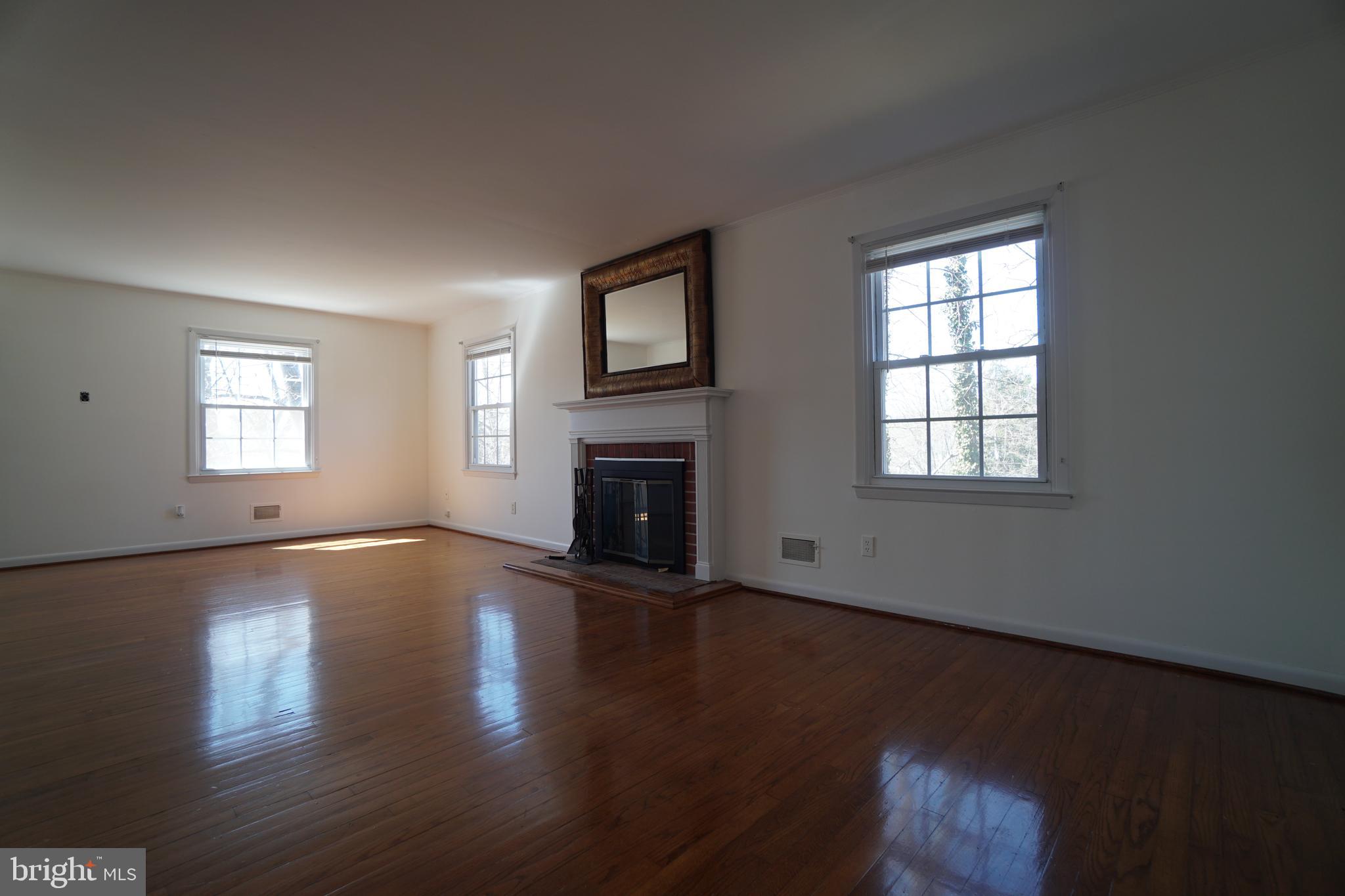 8602 Chapel View Road Ellicott City, MD 21043 - Photo 2 of 34