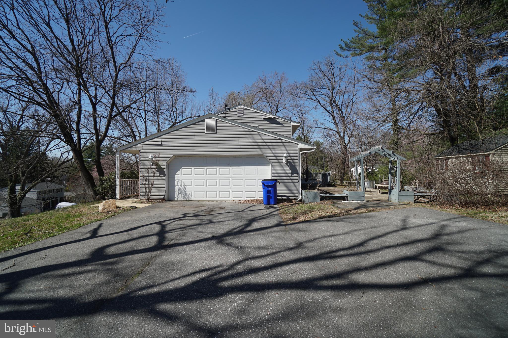 8602 Chapel View Road Ellicott City, MD 21043 - Photo 32 of 34