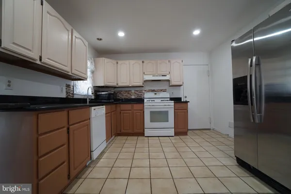 $3,200 | 8602 Chapel View Road, Ellicott City, MD 21043