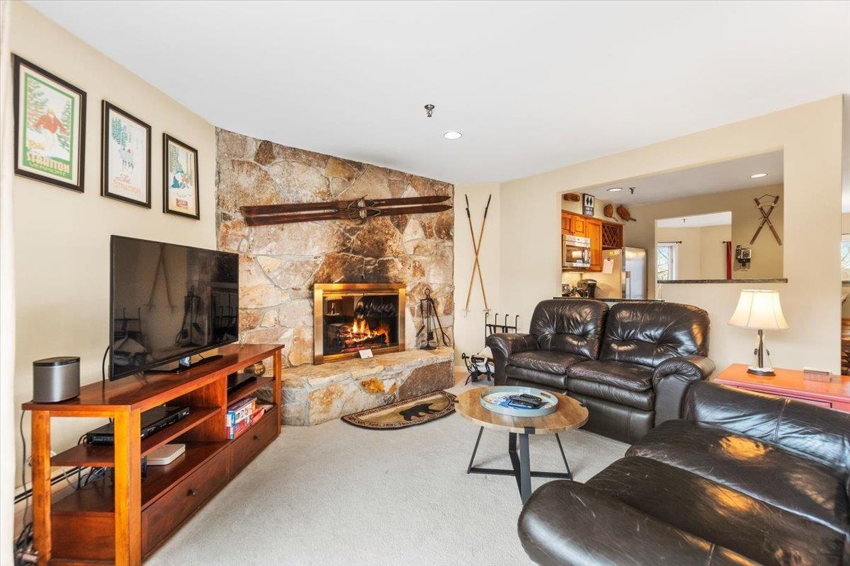 43 High Point Drive, Unit D24 Stratton, VT 05155 - Photo 6 of 25 Gallery Image 6