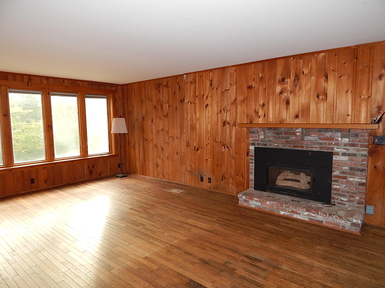 144 Scraggy Neck Road Cataumet, MA 02534 - Photo 2 of 25 Living Room