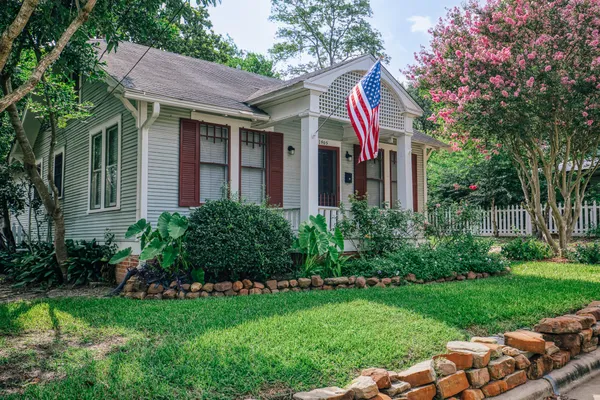 $199,500 | 1405 South Park Street, Brenham, TX 77833