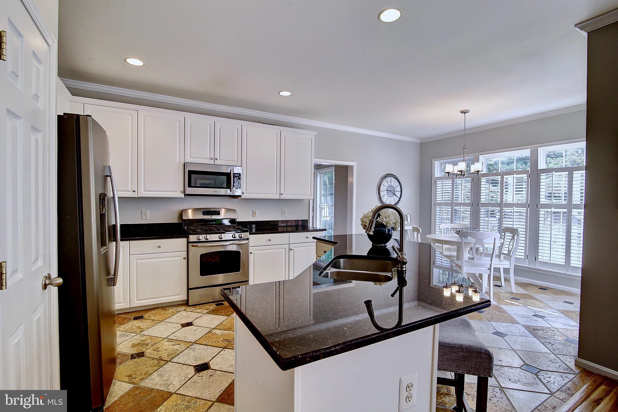 2451 Arctic Fox Way Reston, VA 20191 - Photo 11 of 40 Kitchen
