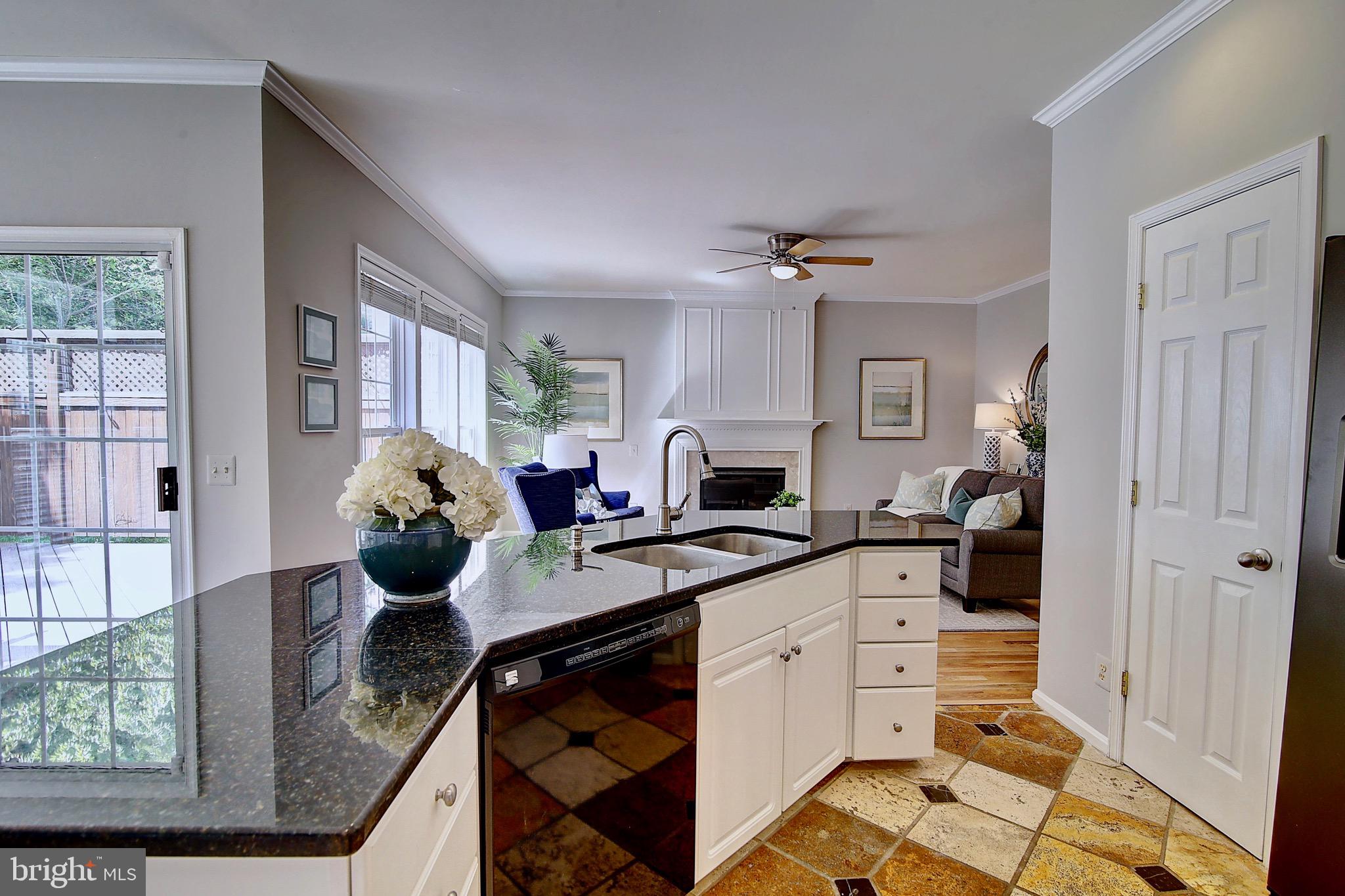 2451 Arctic Fox Way Reston, VA 20191 - Photo 14 of 40 Kitchen