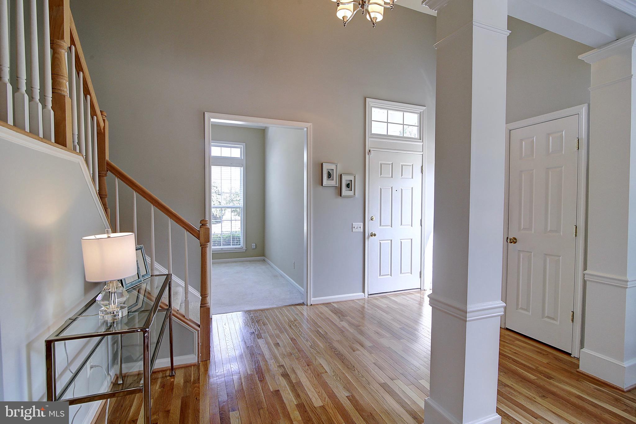 2451 Arctic Fox Way Reston, VA 20191 - Photo 3 of 40 Entryway/foyer