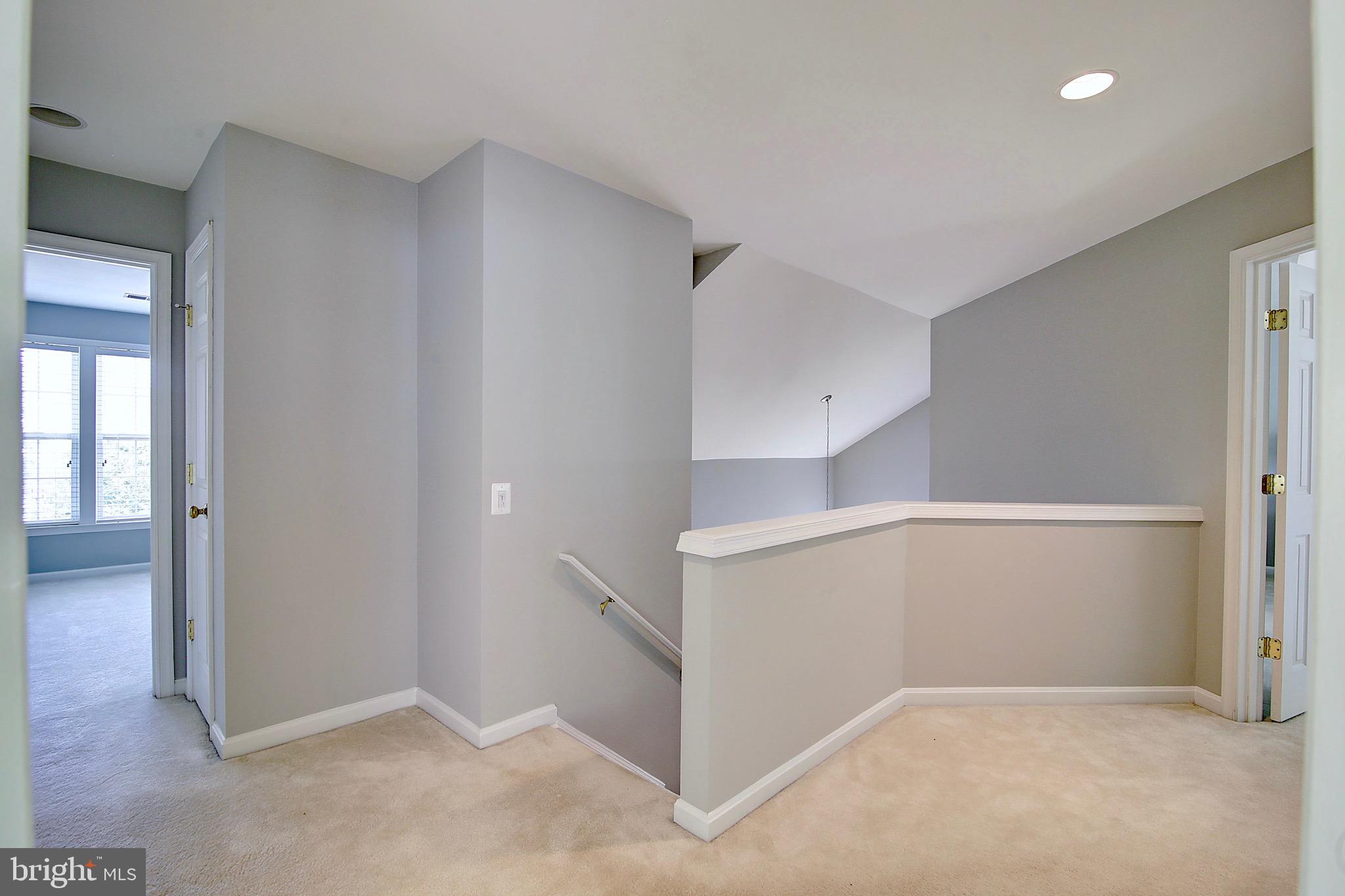 2451 Arctic Fox Way Reston, VA 20191 - Photo 21 of 40 Upper level landing