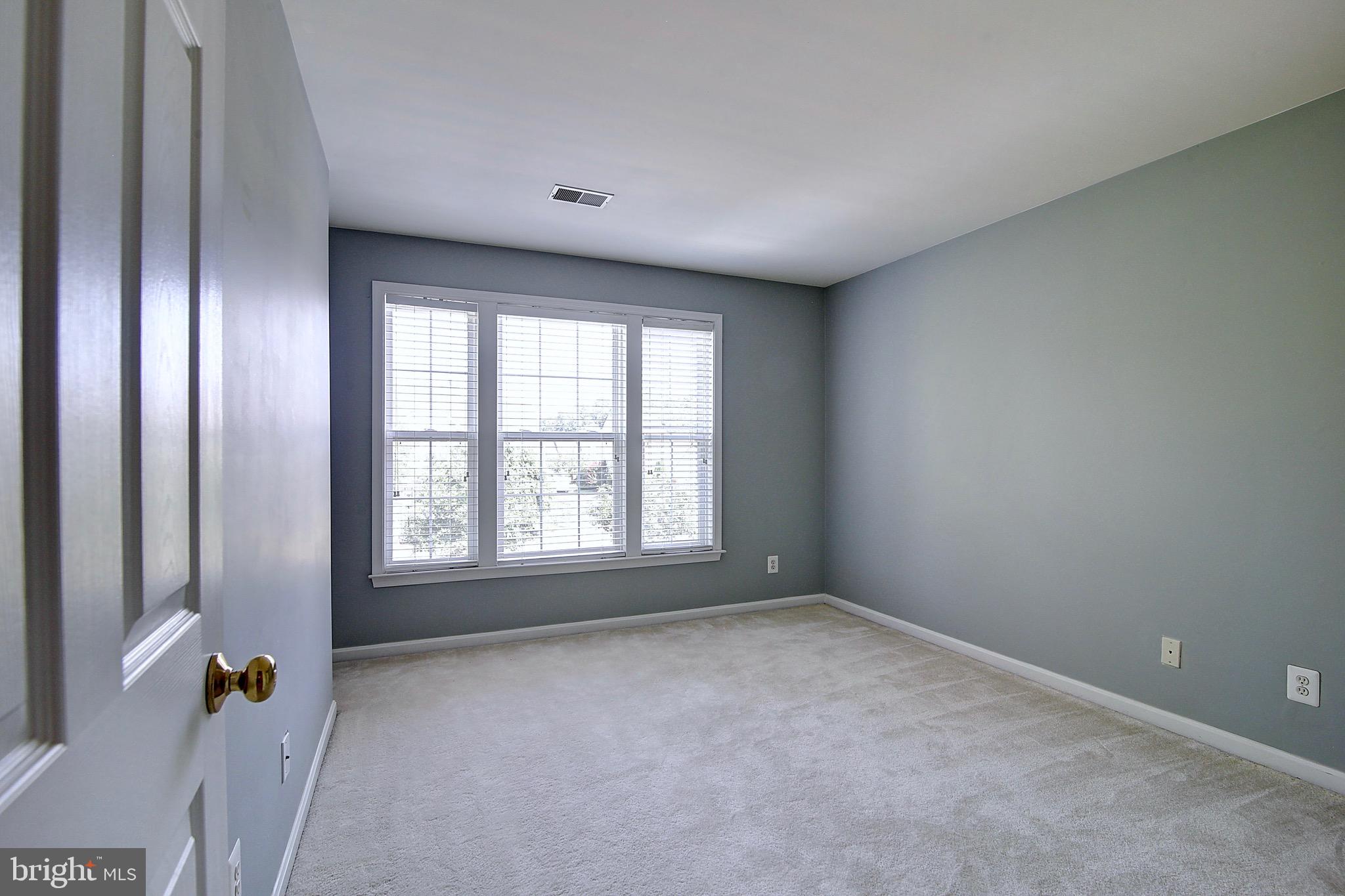 2451 Arctic Fox Way Reston, VA 20191 - Photo 26 of 40 2nd upstairs bedroom