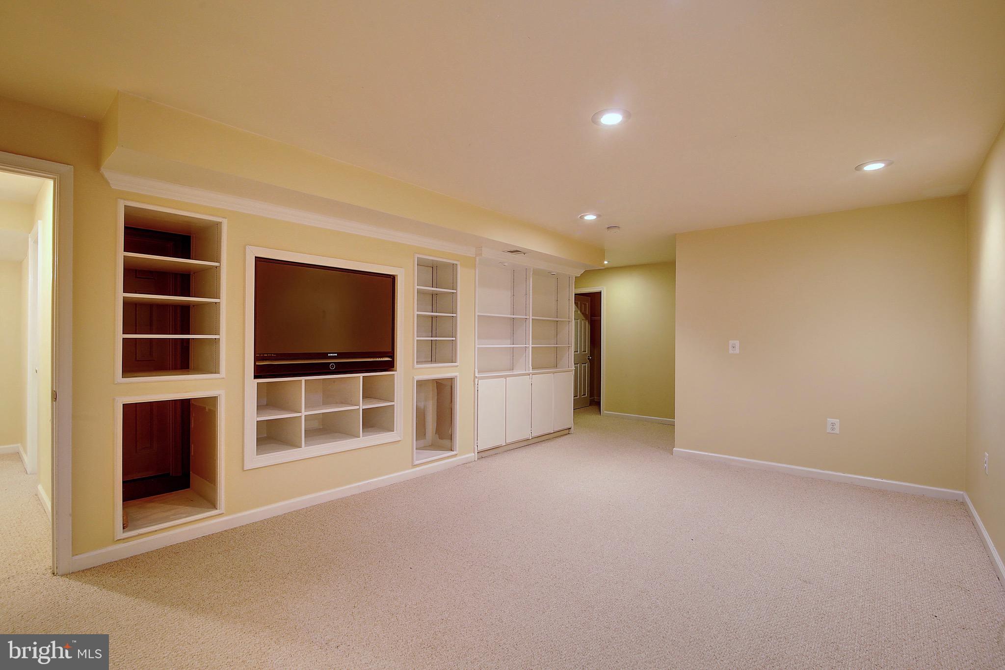 2451 Arctic Fox Way Reston, VA 20191 - Photo 30 of 40 Basement rec room