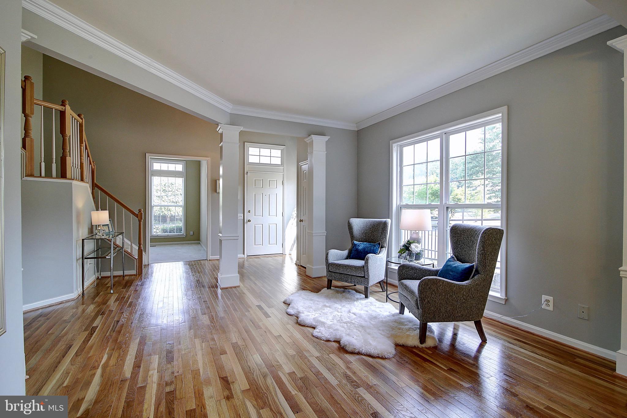 2451 Arctic Fox Way Reston, VA 20191 - Photo 4 of 40 Formal Living room/sitting room