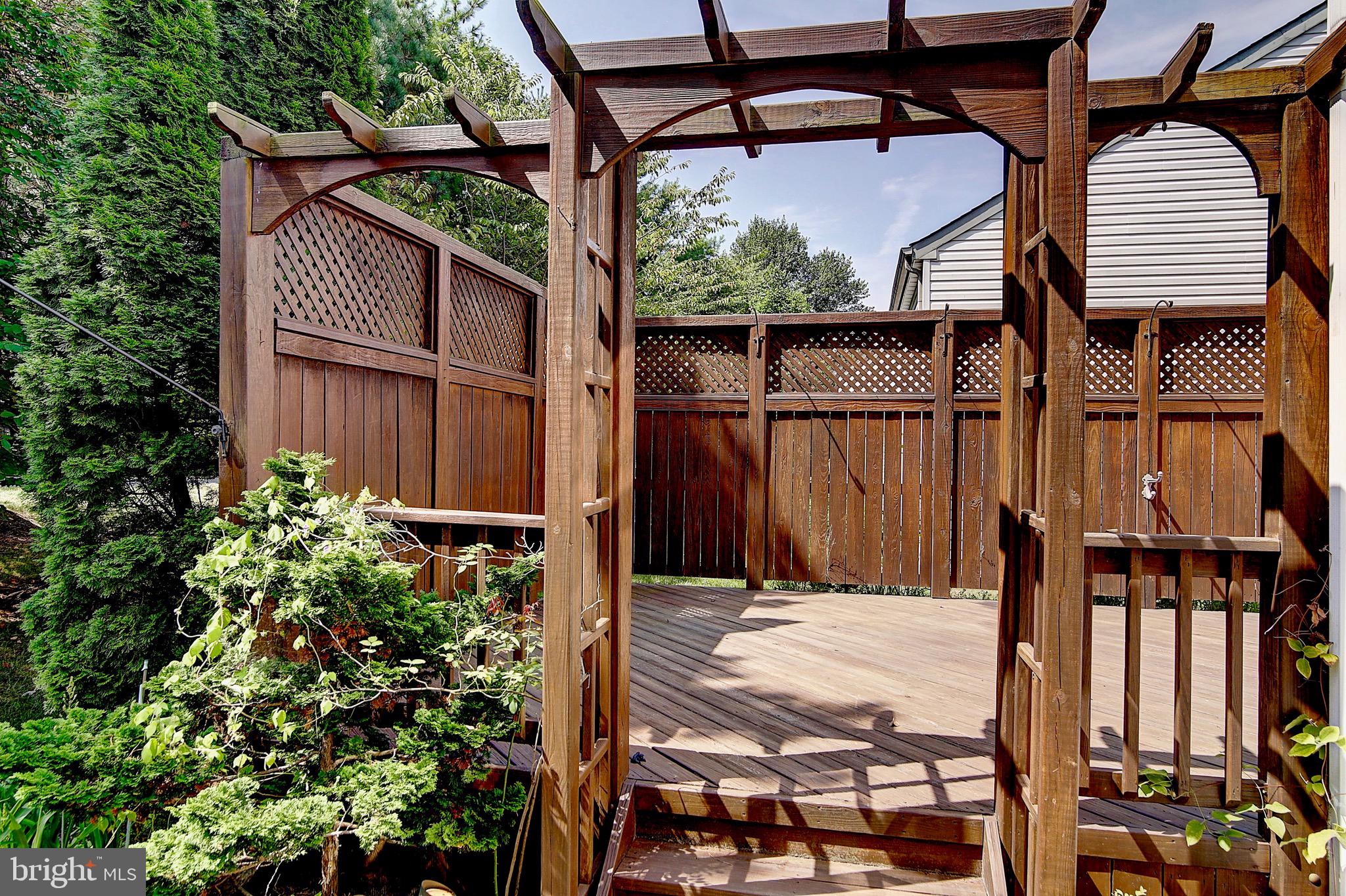 2451 Arctic Fox Way Reston, VA 20191 - Photo 35 of 40 Deck