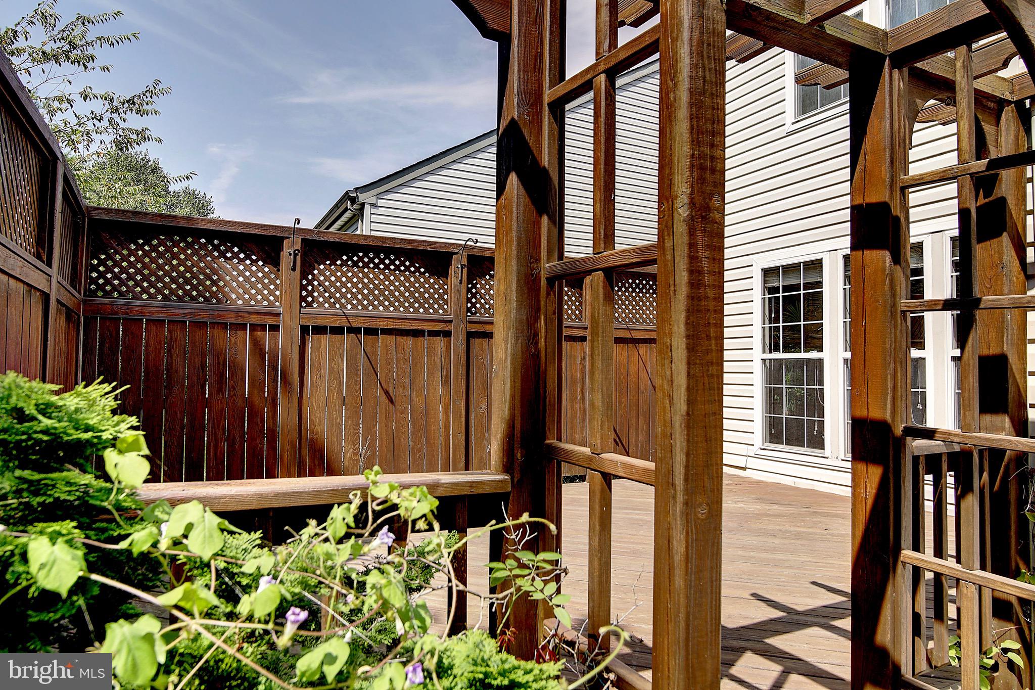 2451 Arctic Fox Way Reston, VA 20191 - Photo 37 of 40 Deck
