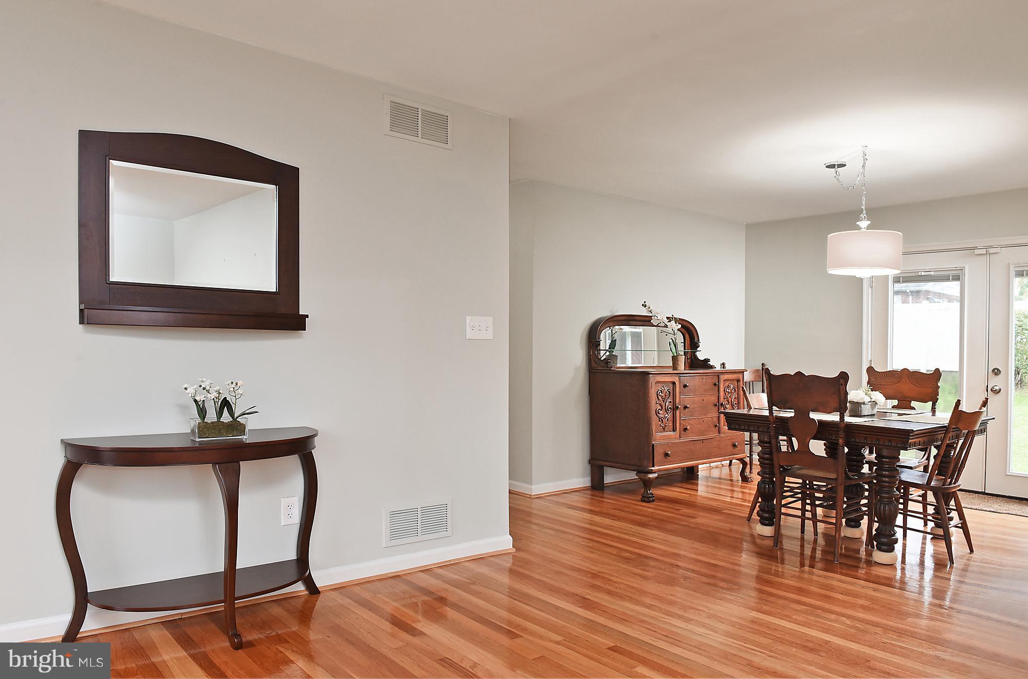 Open concept living space great for entertaining.