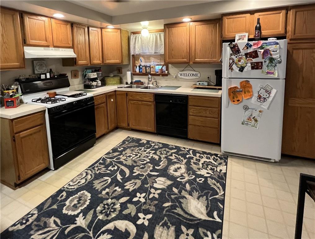 338 Prestley Road Bridgeville, PA 15017 - Photo 7 of 14 1st floor kitchen