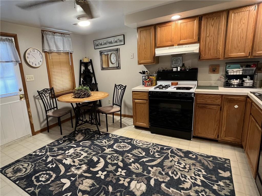 338 Prestley Road Bridgeville, PA 15017 - Photo 8 of 14 1st floor kitchen