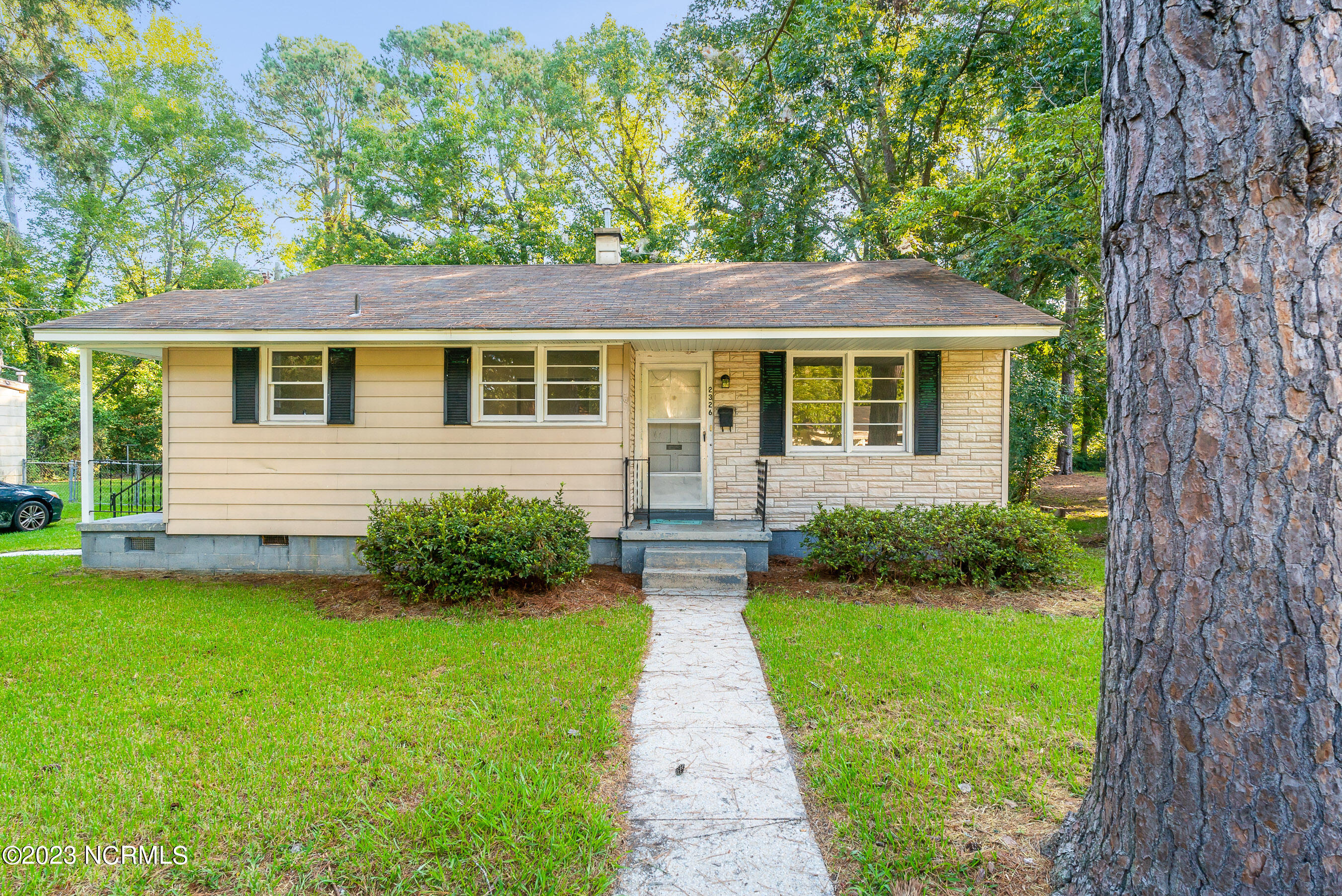 20230911 MLS L_Skinner 2326 Briarfield R