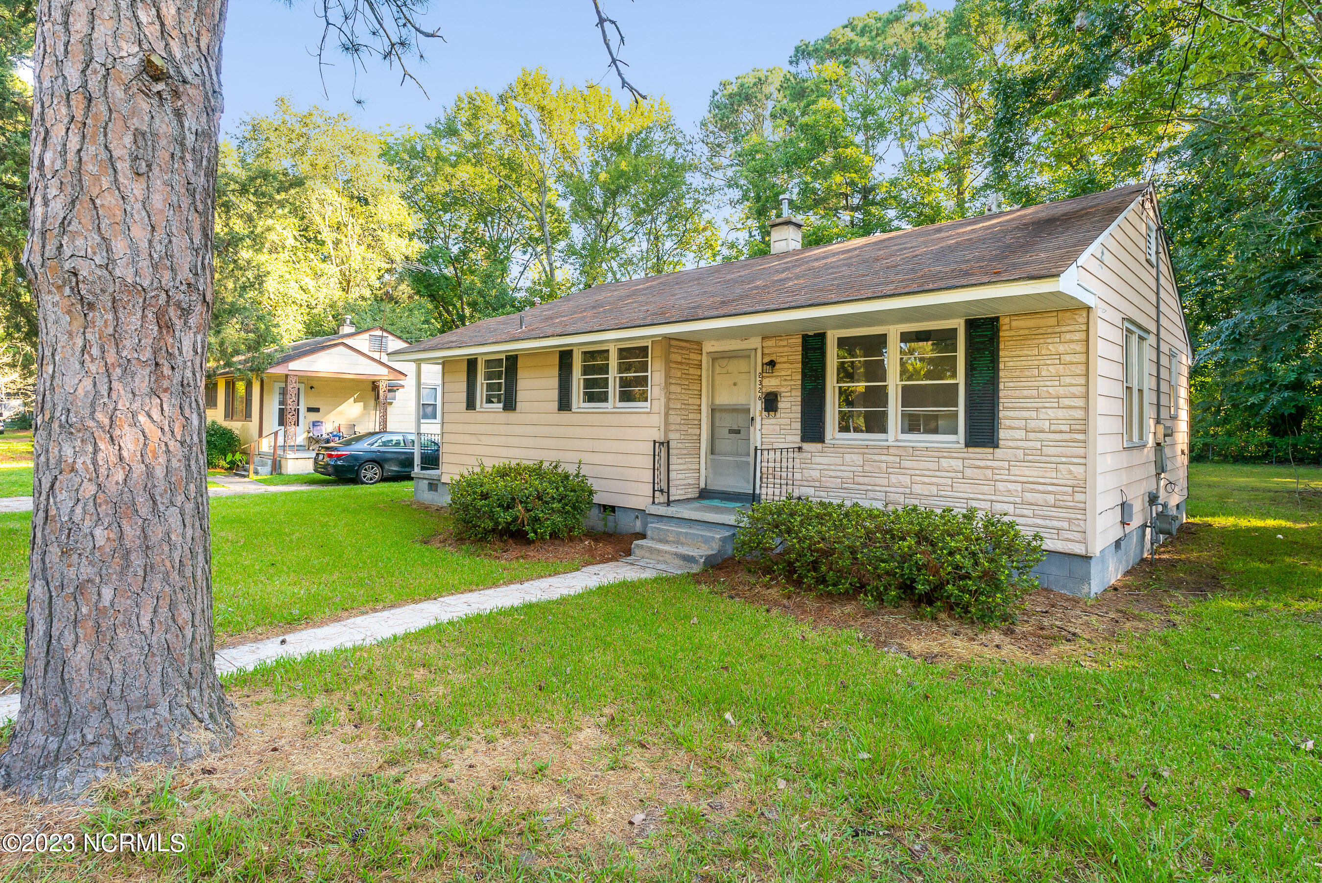 2326 Briarfield Road Kinston, NC 28501 - Photo 2 of 23 20230911 MLS L_Skinner 2326 Briarfield R