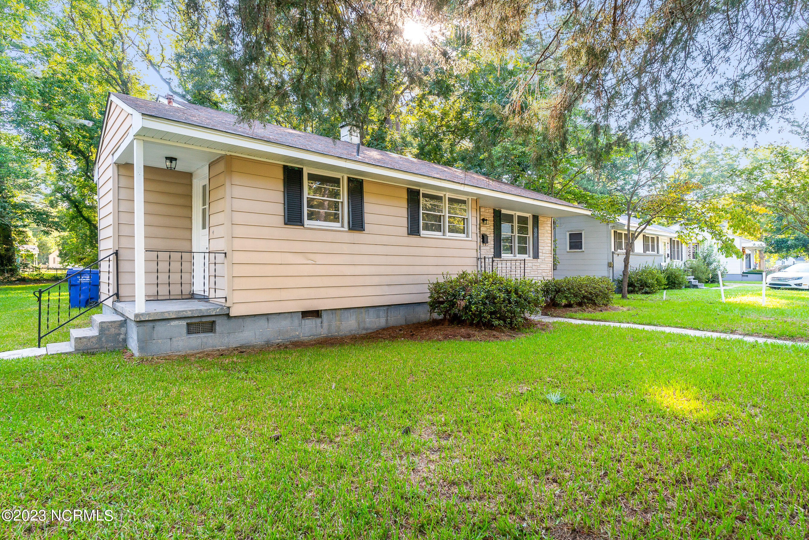 2326 Briarfield Road Kinston, NC 28501 - Photo 3 of 23 20230911 MLS L_Skinner 2326 Briarfield R