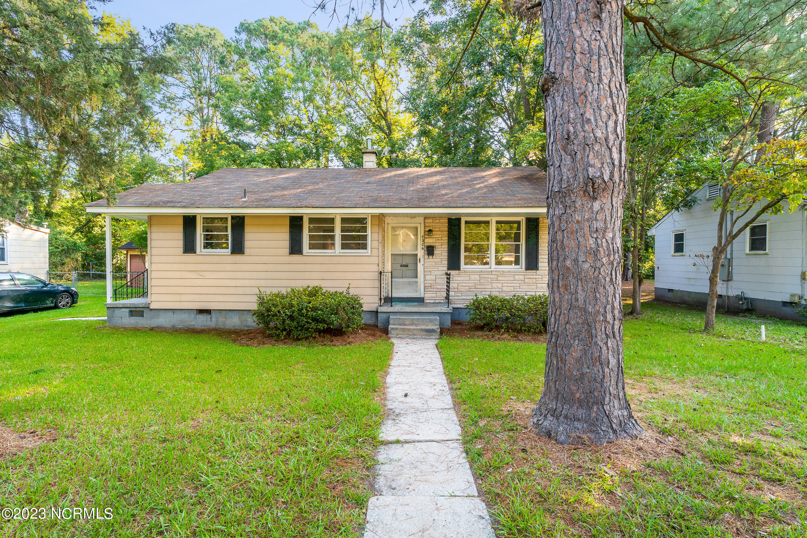 2326 Briarfield Road Kinston, NC 28501 - Photo 4 of 23 20230911 MLS L_Skinner 2326 Briarfield R