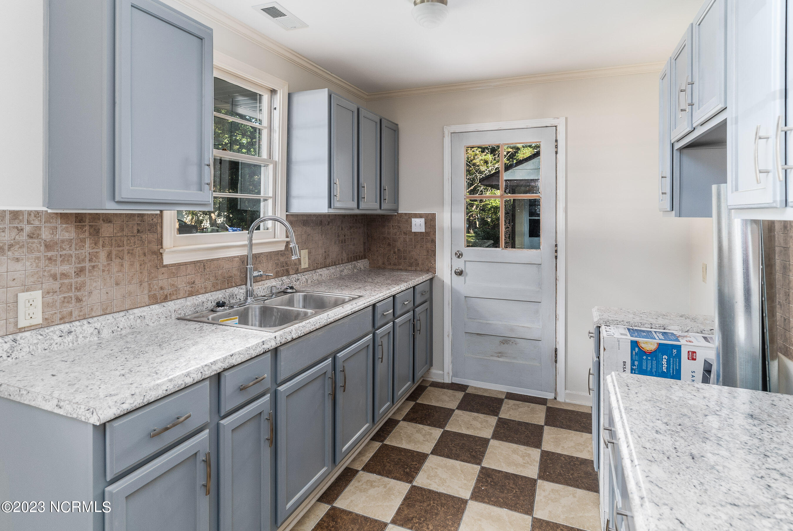 2326 Briarfield Road Kinston, NC 28501 - Photo 9 of 23 20230911 MLS L_Skinner 2326 Briarfield R