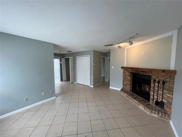 $1,842 | 1239 East Ridgewood Street, Orlando, FL 32803