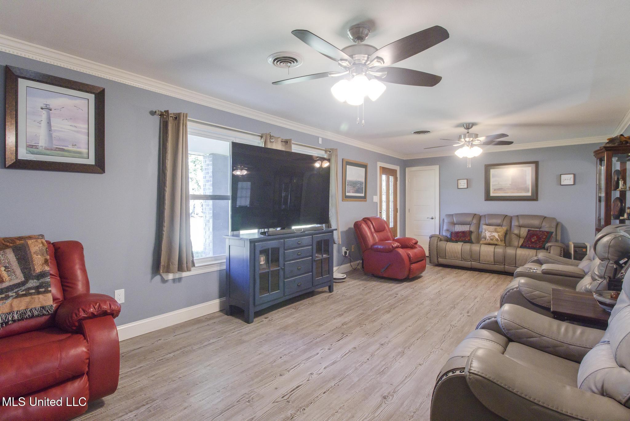 13074 John Road Gulfport, MS 39503 - Photo 6 of 31 IMG_2730_00