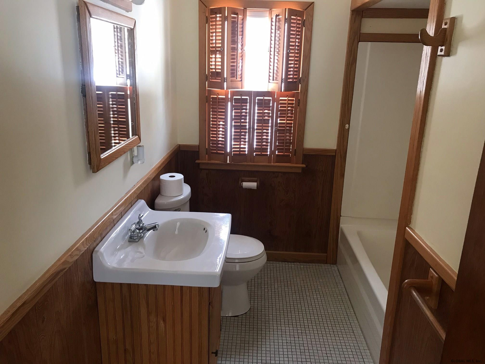 4 Weiser Street Bethlehem, NY 12077 - Photo 8 of 11 Photo 8