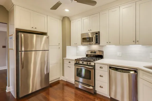 $349,900 | 3836 North Richmond Street, Unit 1N, Chicago, IL 60618