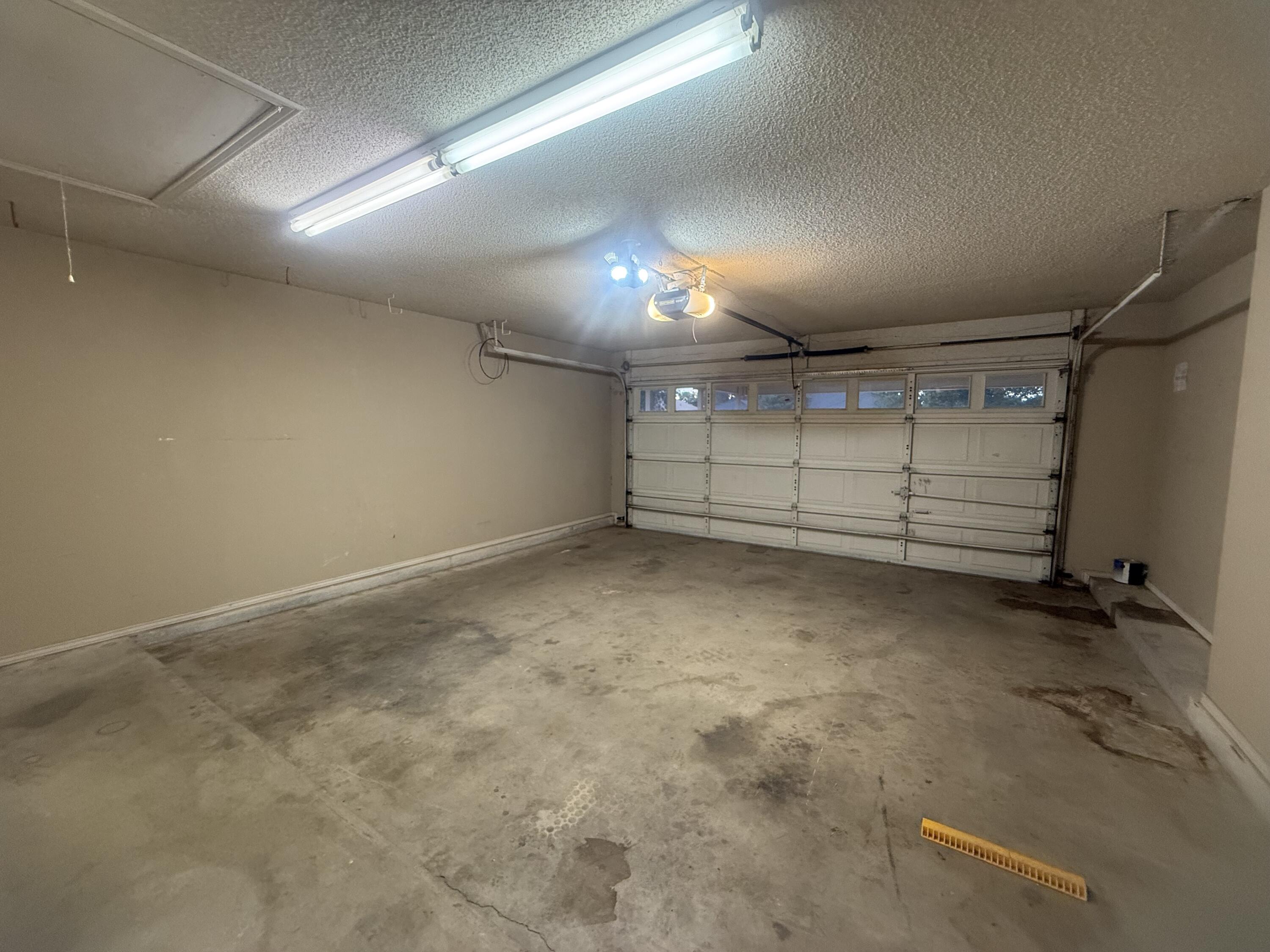 5527 94th Street Lubbock, TX 79424 - Photo 45 of 56 94th garage