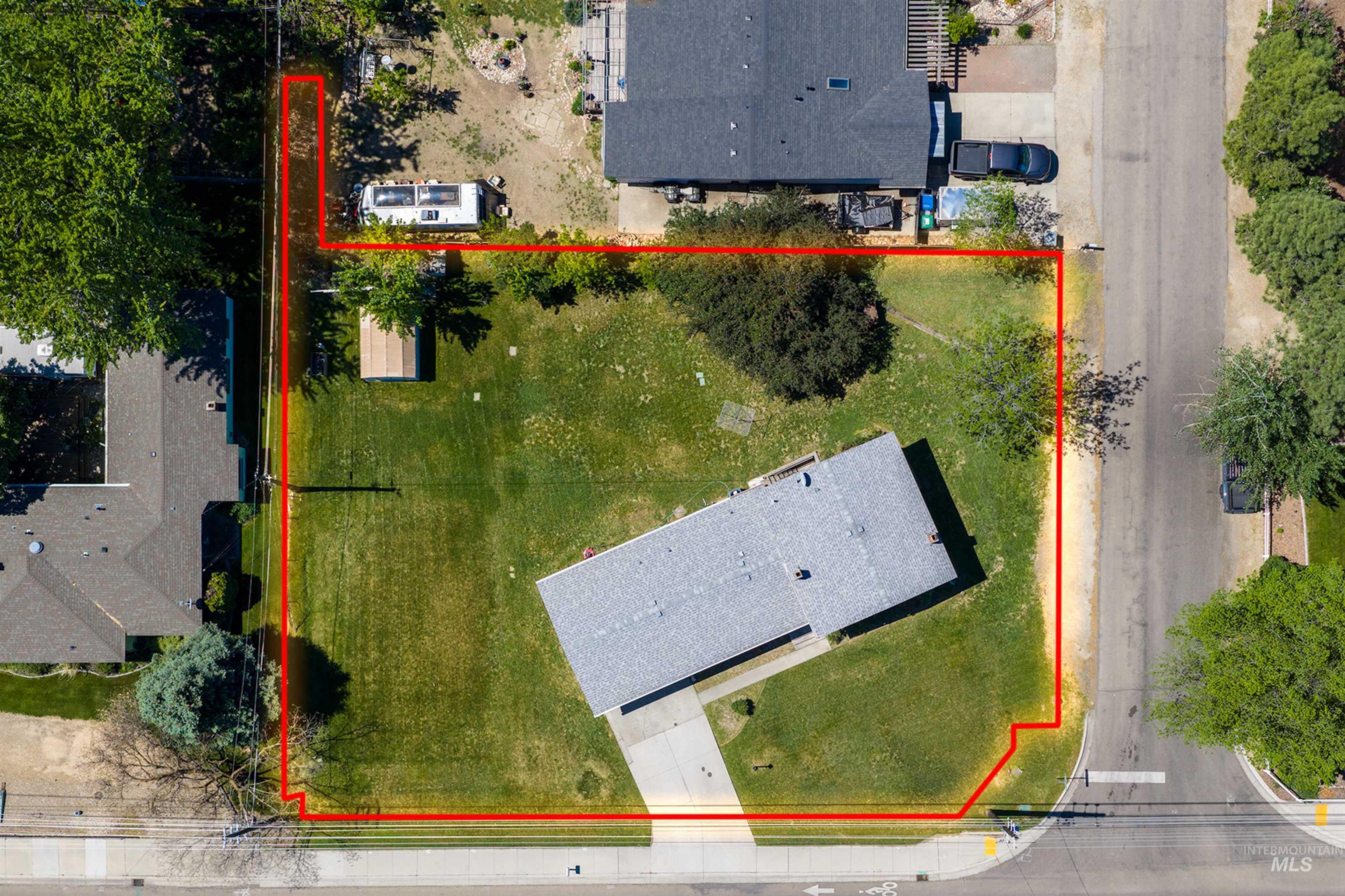1811 North Maple Grove Road Boise, ID 83704 - Photo 30 of 33