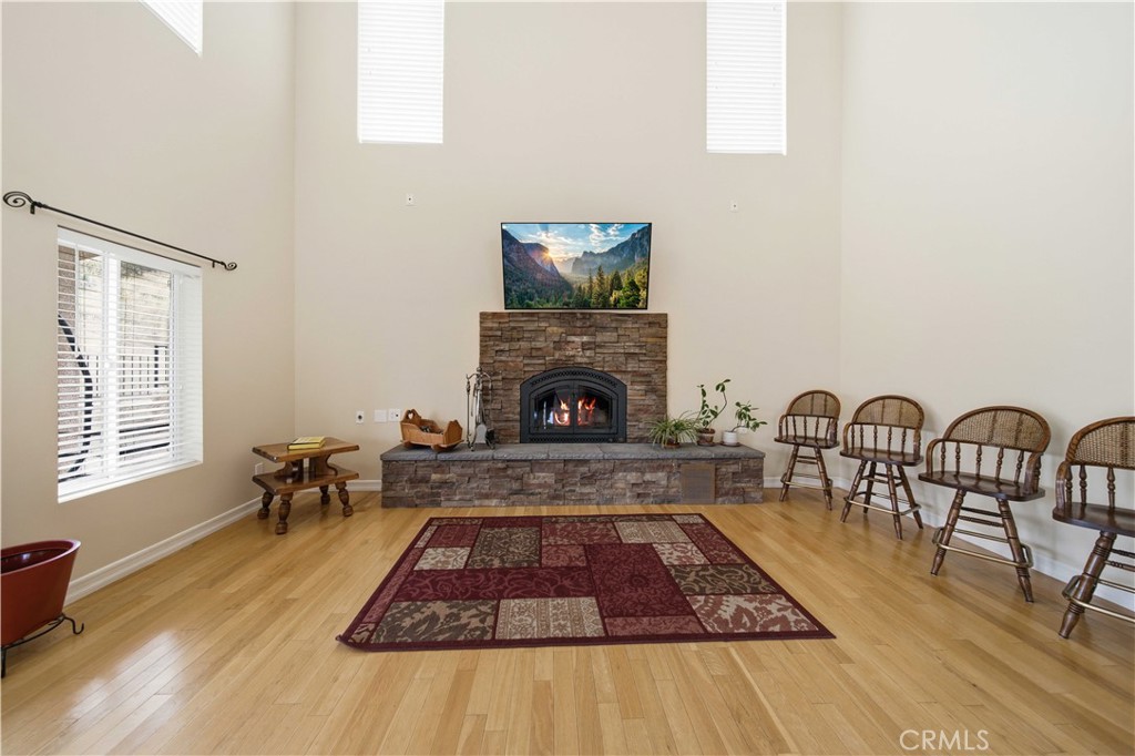 13675 Davenport Road Agua Dulce, CA 91390 - Photo 3 of 51 Family room