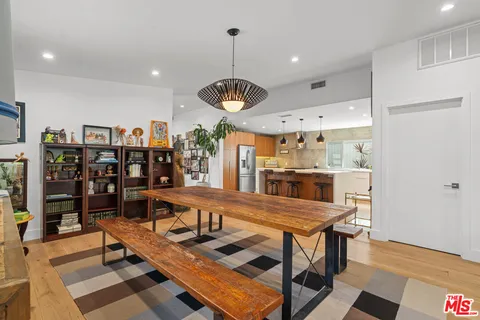 $2,199,000 | 5051 Noble Avenue, Sherman Oaks, CA 91403