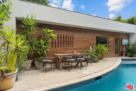 $2,199,000 | 5051 Noble Avenue, Sherman Oaks, CA 91403