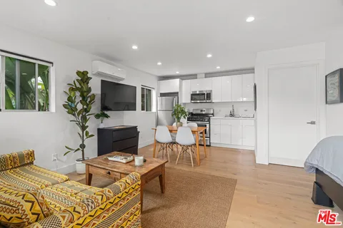 $2,199,000 | 5051 Noble Avenue, Sherman Oaks, CA 91403