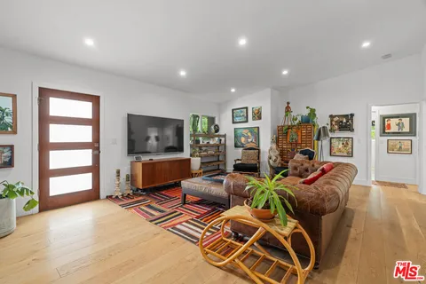 $2,199,000 | 5051 Noble Avenue, Sherman Oaks, CA 91403