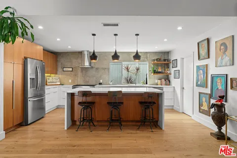$2,199,000 | 5051 Noble Avenue, Sherman Oaks, CA 91403