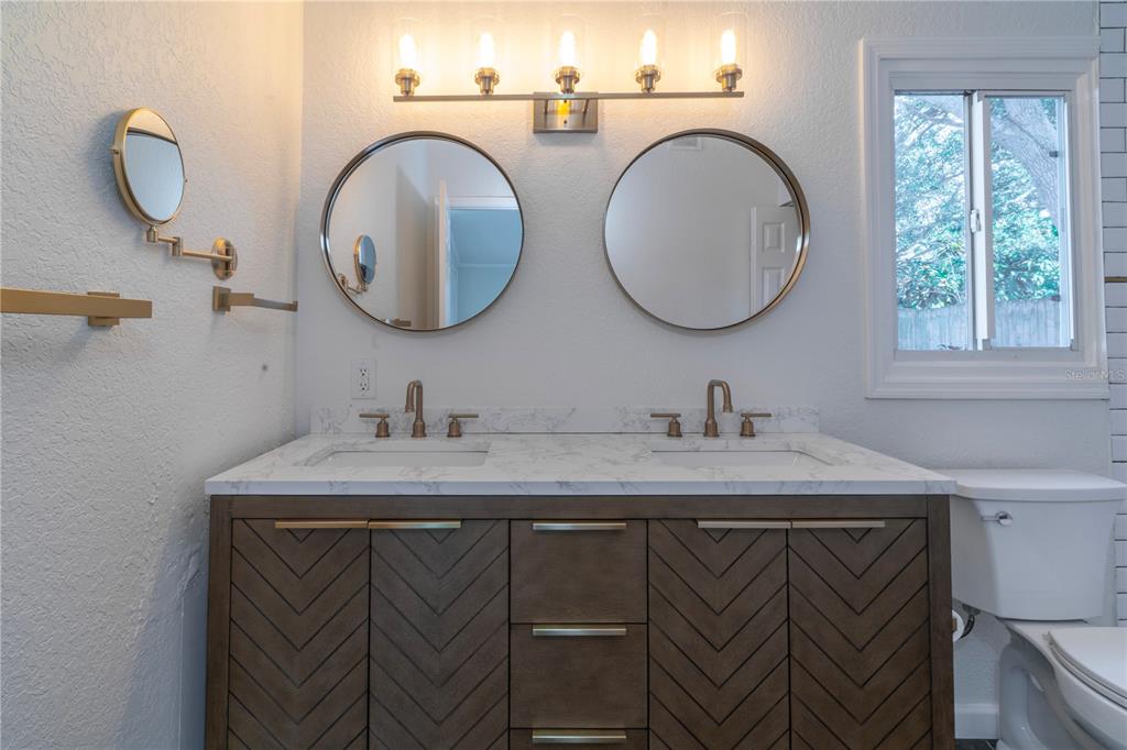 1395 Davis Road Dunedin, FL 34698 - Photo 14 of 32 Gallery Image 14