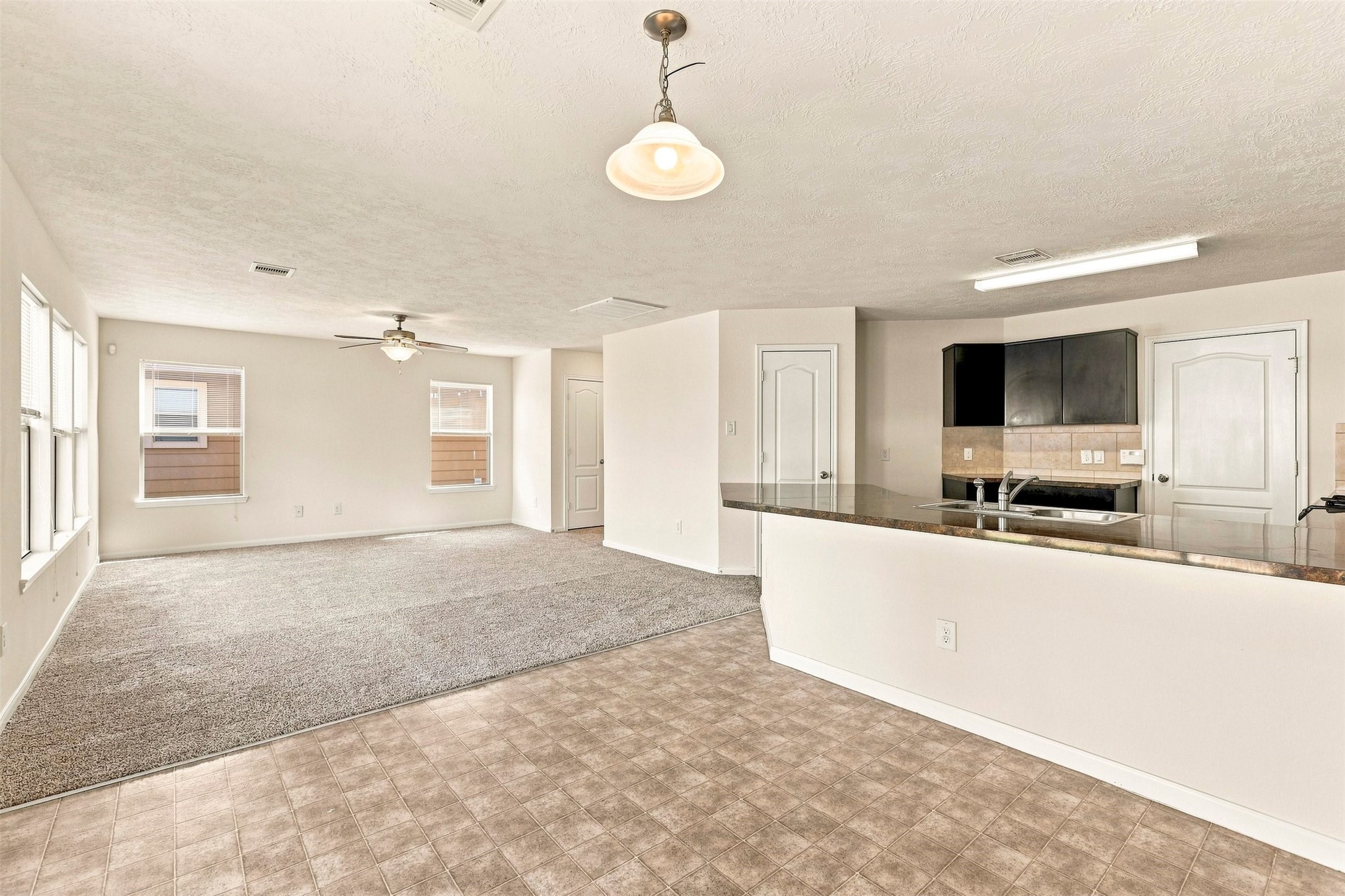 1014 Hummingbird Point Lane Houston, TX 77090 - Photo 9 of 28 Gallery Image 9