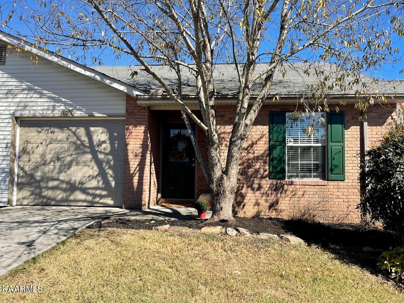 8017 Stablegate Way Powell, TN 37849 - Photo 2 of 18 IMG_2732