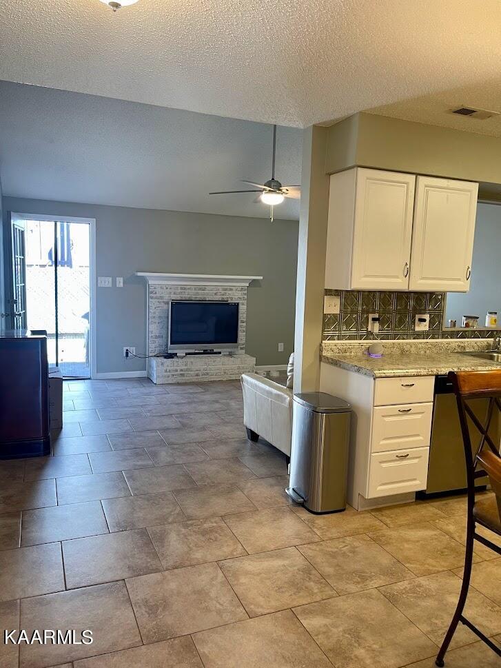 8017 Stablegate Way Powell, TN 37849 - Photo 3 of 18 IMG_2727