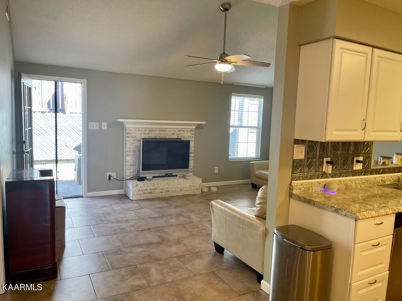 8017 Stablegate Way Powell, TN 37849 - Photo 8 of 18 IMG_2715