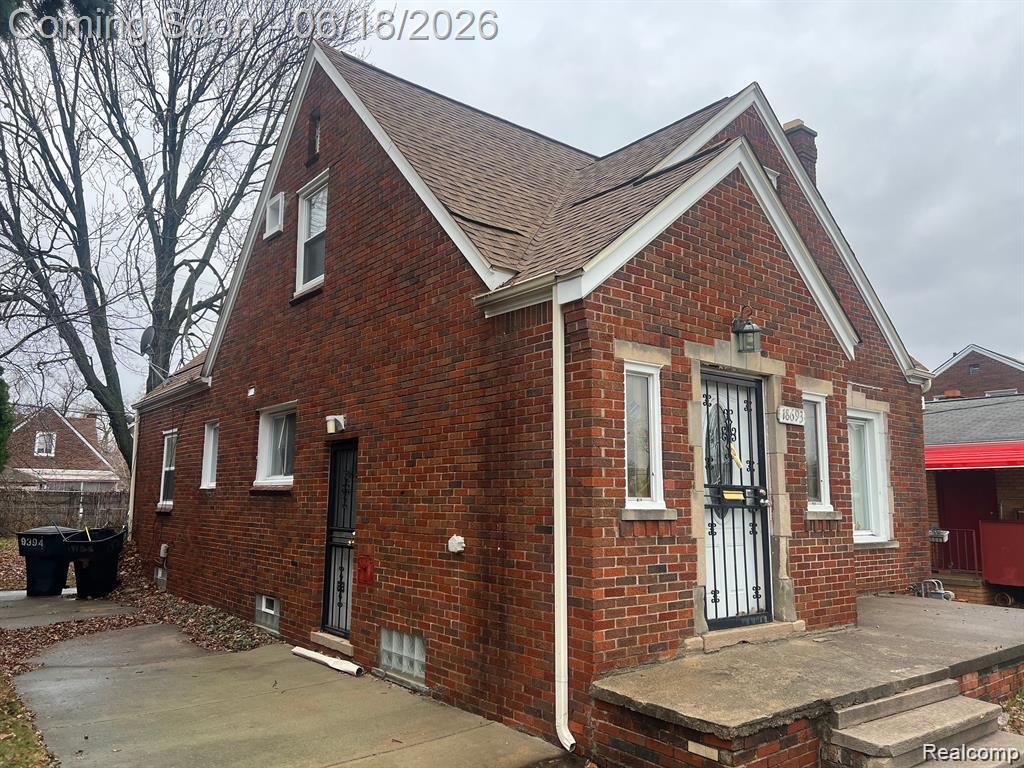 18693 Whitcomb Detroit, MI 48235 - Photo 2 of 21