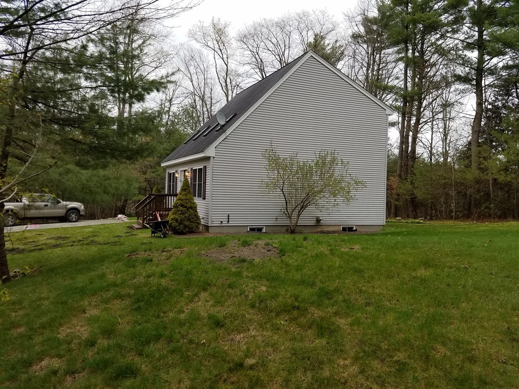 37 Healdville Road Hubbardston, MA 01452 - Photo 3 of 13 Gallery Image 3