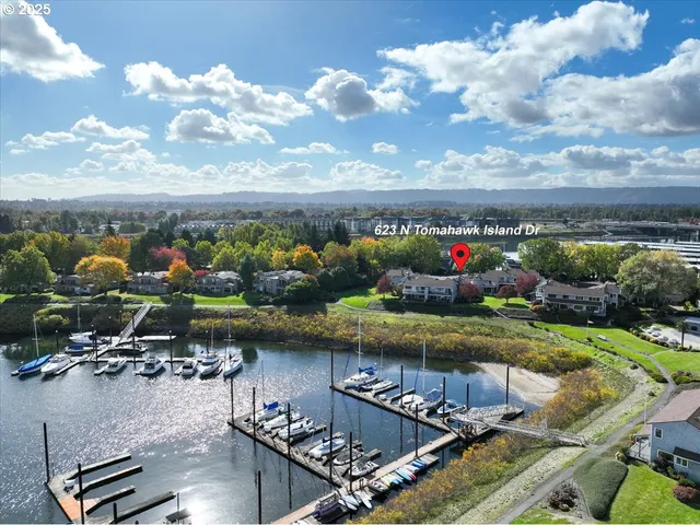 $475,000 | 623 North Tomahawk Island Drive, Portland, OR 97217